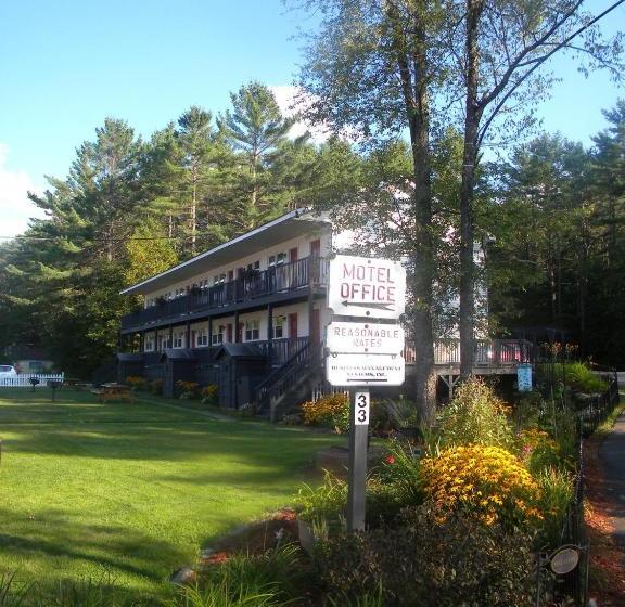 בית מלון כפרי Hillwinds Lodge