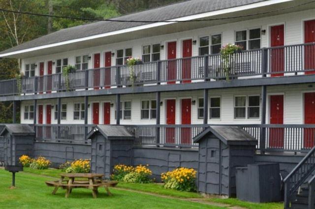 בית מלון כפרי Hillwinds Lodge