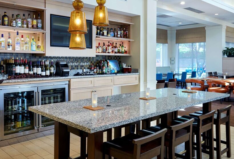 فندق Hilton Garden Inn Charlotte North