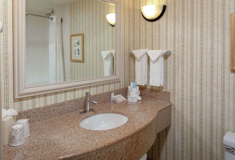 فندق Hilton Garden Inn Charlotte North