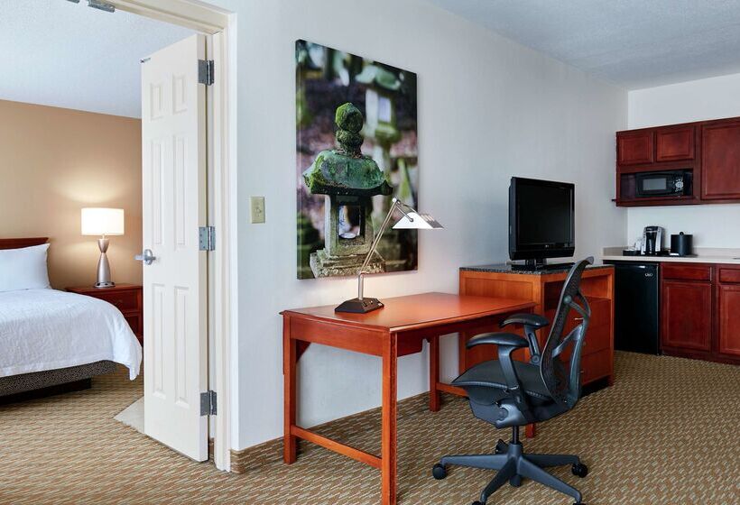 فندق Hilton Garden Inn Charlotte North