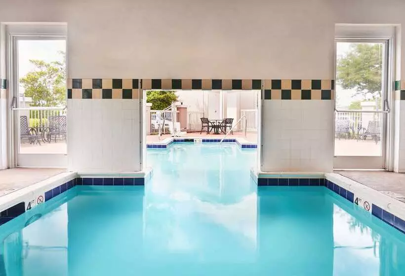 בית מלון כפרי Hilton Garden Inn Charlotte North