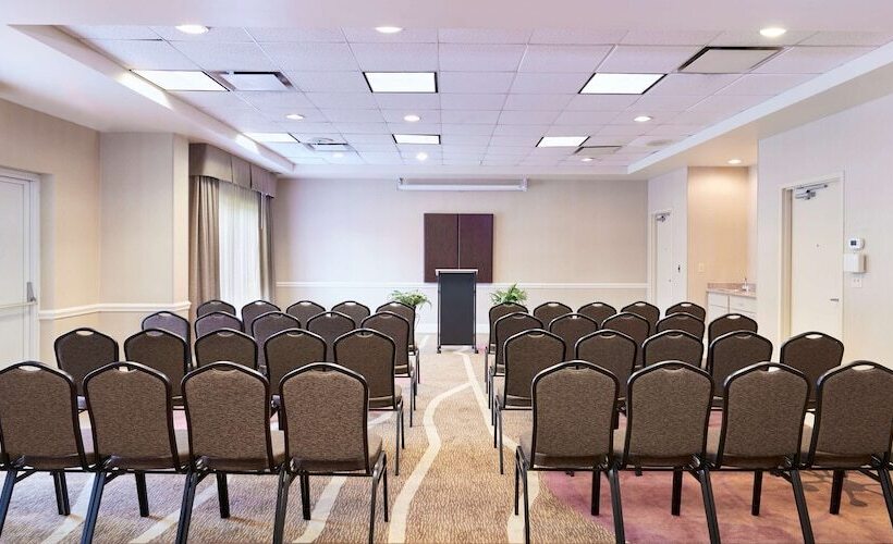 فندق Hilton Garden Inn Charlotte North