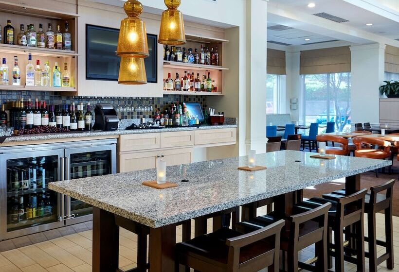 فندق Hilton Garden Inn Charlotte North