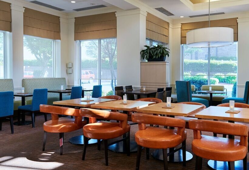 فندق Hilton Garden Inn Charlotte North