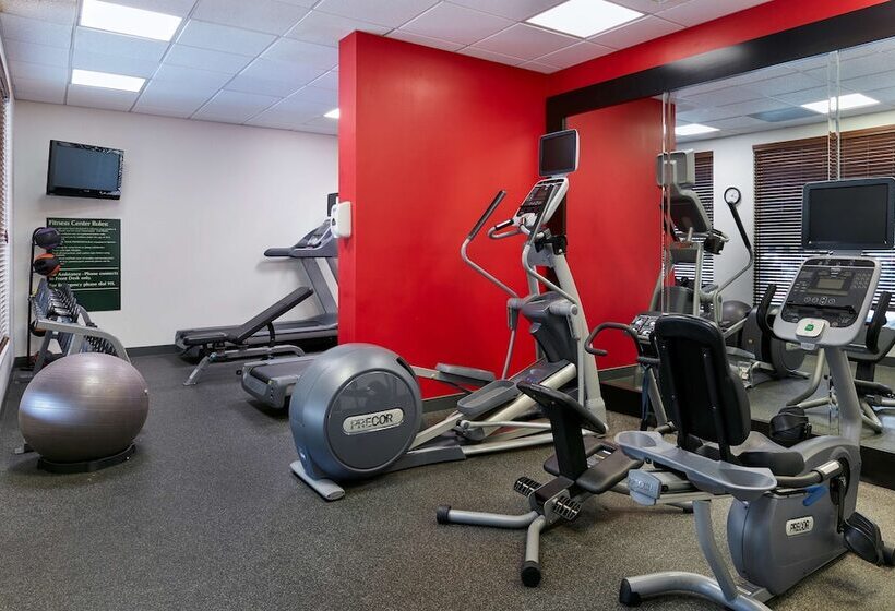 فندق Hilton Garden Inn Charlotte North