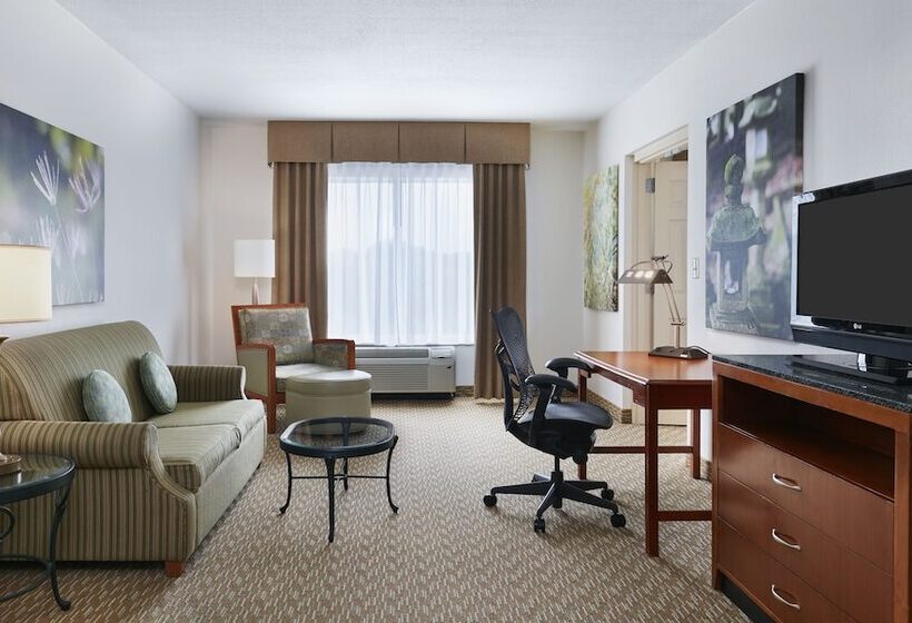 فندق Hilton Garden Inn Charlotte North