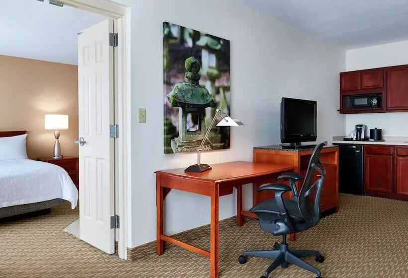 ホテル Hilton Garden Inn Charlotte North