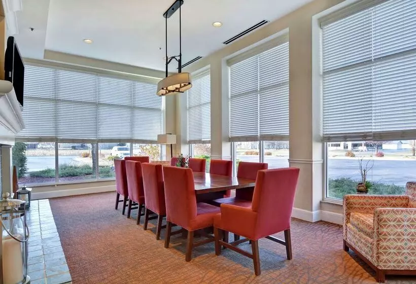 هتل Hilton Garden Inn Oshkosh