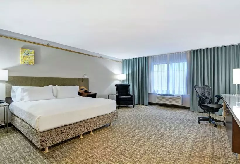 هتل Hilton Garden Inn Oshkosh