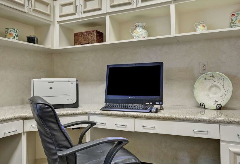 Отель Hilton Garden Inn Oshkosh