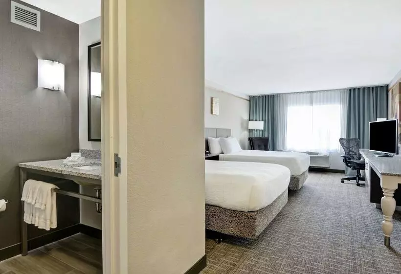 هتل Hilton Garden Inn Oshkosh