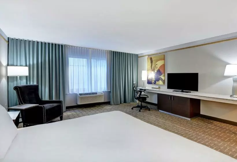 هتل Hilton Garden Inn Oshkosh