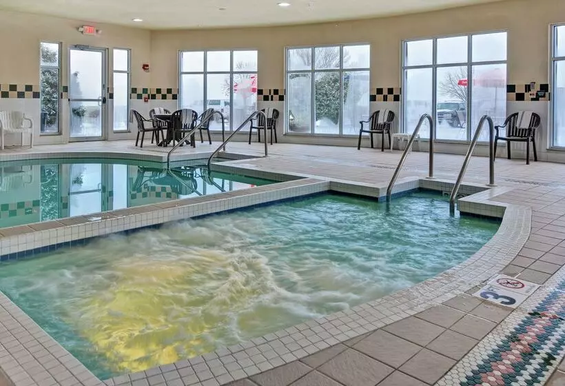 هتل Hilton Garden Inn Oshkosh