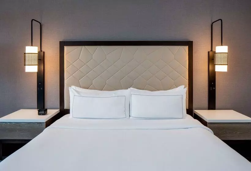 هتل Hilton Shreveport