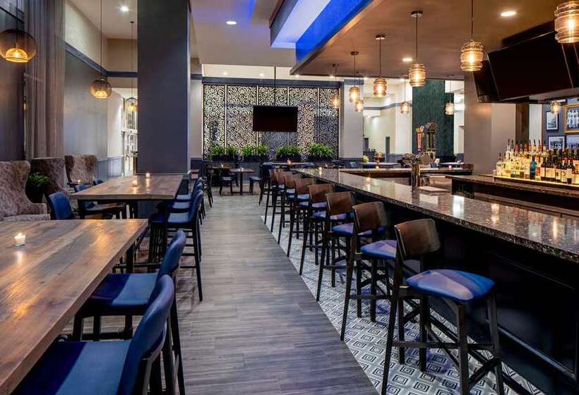 ホテル Hilton Shreveport