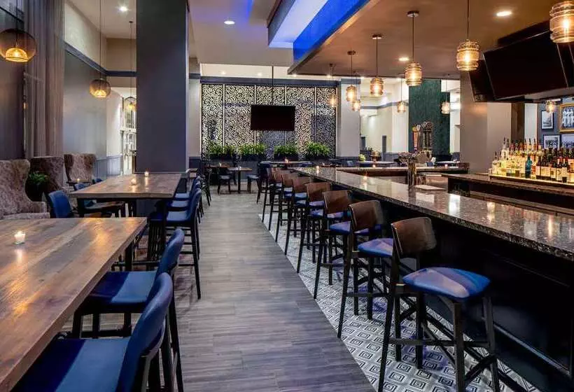 هتل Hilton Shreveport