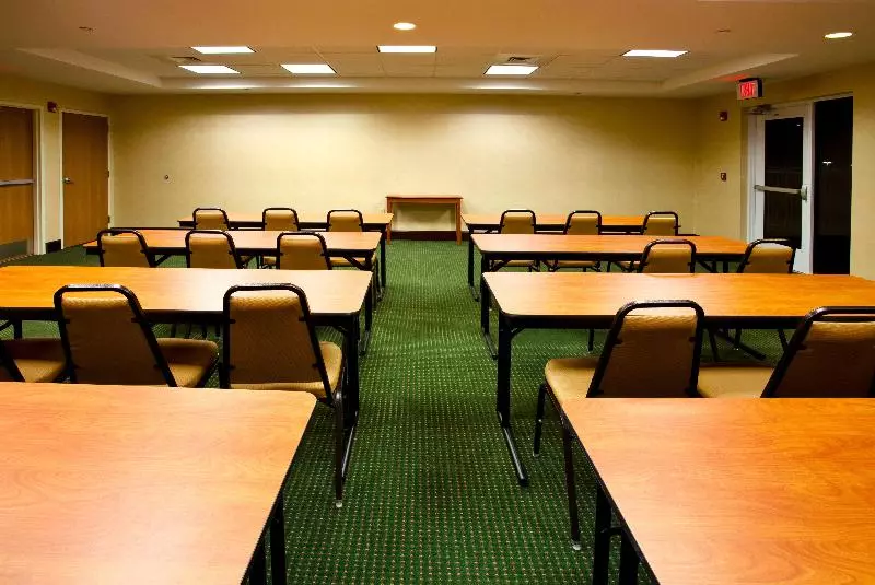 Holiday Inn Express Hotel & Suites Brooksville West By Ihg