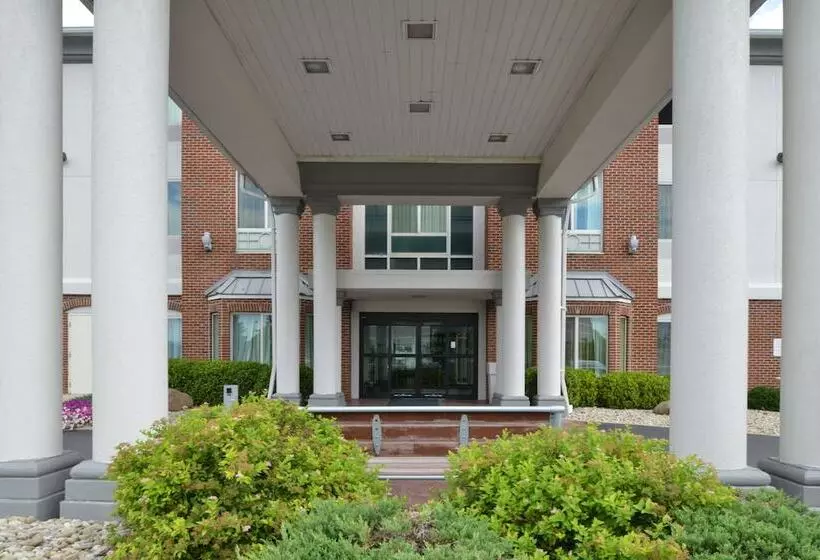 Holiday Inn Express Hotel & Suites Cincinnati Blue Ash, An Ihg