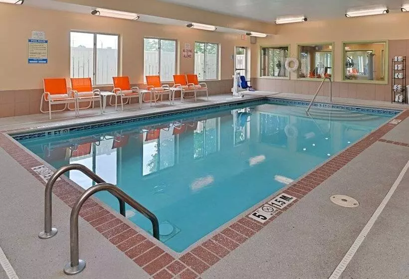 Holiday Inn Express Hotel & Suites Cincinnati Blue Ash, An Ihg