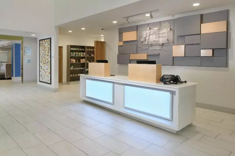 Holiday Inn Express Hotel & Suites Magnolia Lake Columbia By Ihg