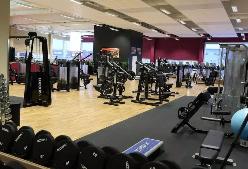 فندق L Fyrislund