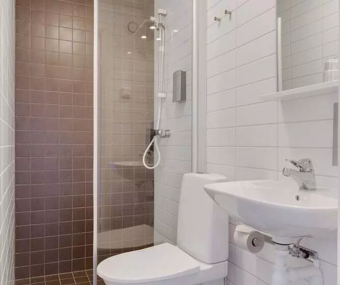 فندق L Fyrislund