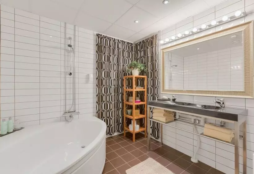 فندق L Fyrislund