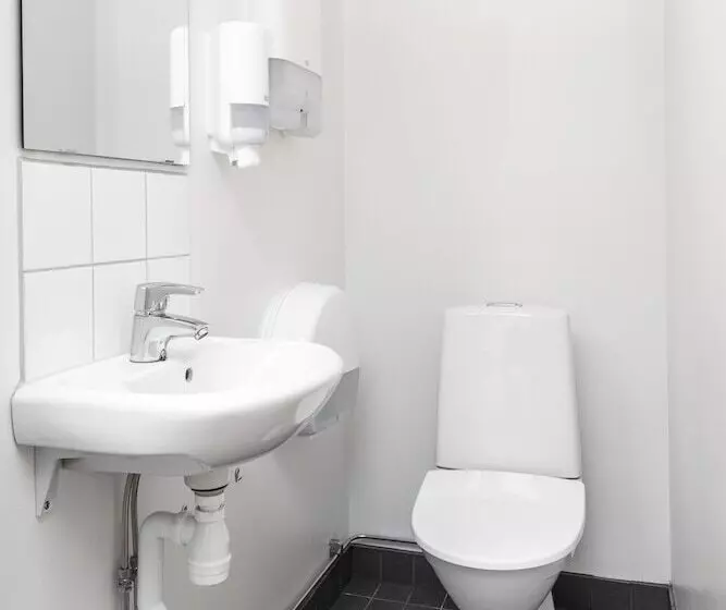 فندق L Fyrislund