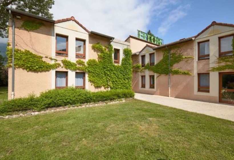 ホテル Logis Des Trois Massifs