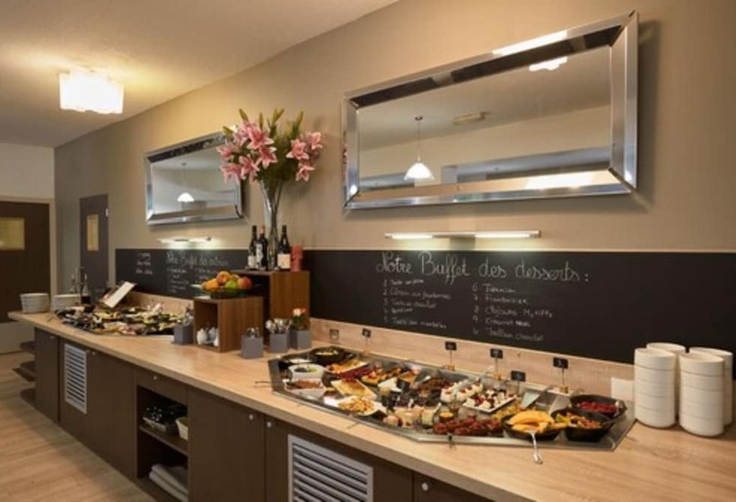 ホテル Logis Des Trois Massifs