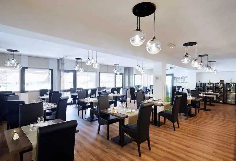 호텔 Logis Des Trois Massifs