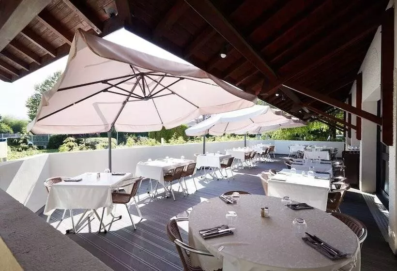 호텔 Logis Des Trois Massifs