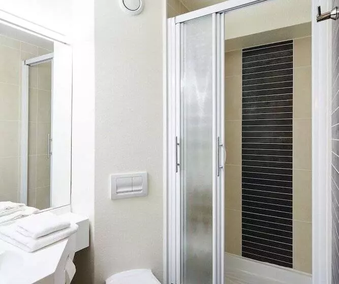 호텔 Logis Des Trois Massifs