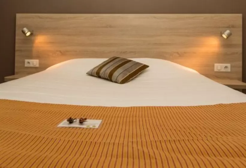 호텔 Logis Des Trois Massifs