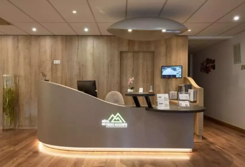 호텔 Logis Des Trois Massifs