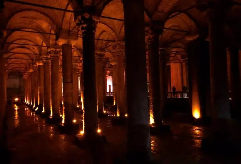 هتل Nomade Old City