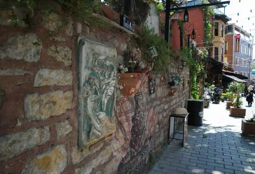 هتل Nomade Old City