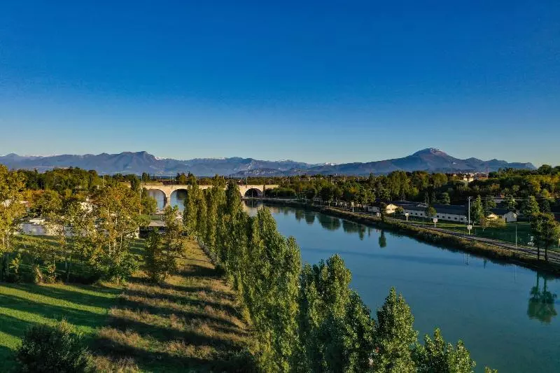 בית מלון כפרי Rivus