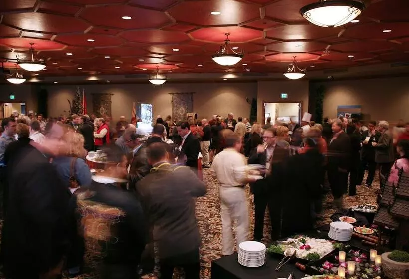 Отель Zermatt Utah Resort & Spa Trademark Collection By Wyndham