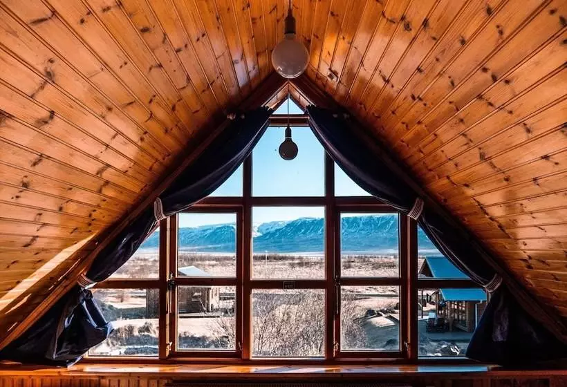 هتل Hestasport Cottages