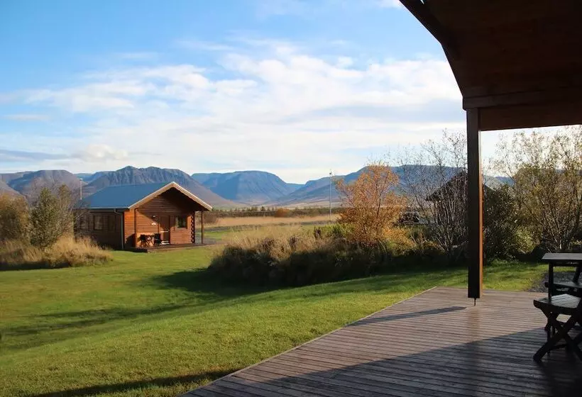 هتل Hestasport Cottages