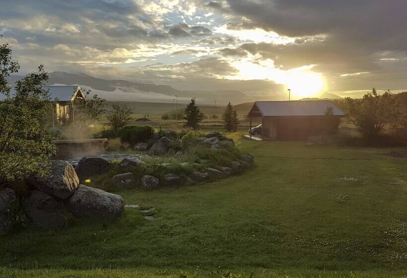 هتل Hestasport Cottages