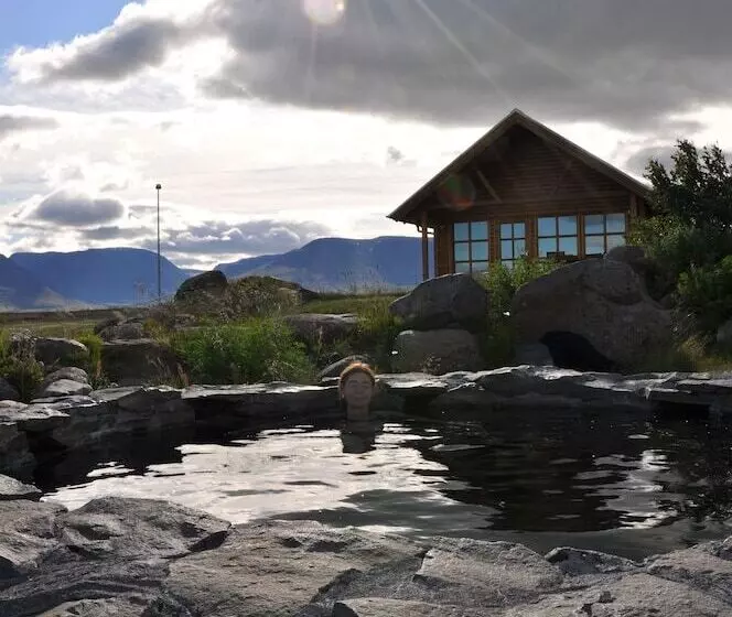 هتل Hestasport Cottages