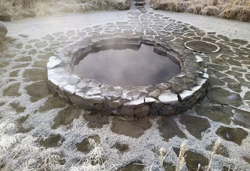 هتل Hestasport Cottages