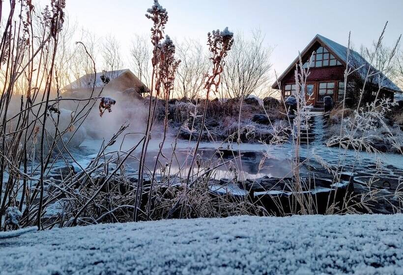 هتل Hestasport Cottages