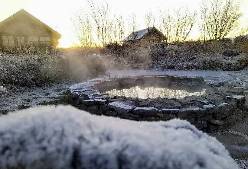 هتل Hestasport Cottages