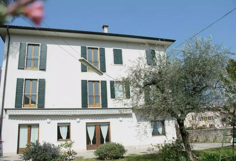 Aamiaismajoitus (B&B) Garnì Delle Rose