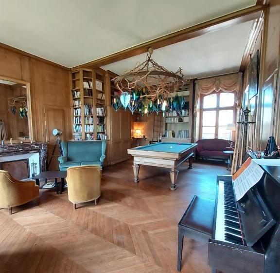 ベッドアンドブレックファースト Les Chambres Du Château Du Rozel