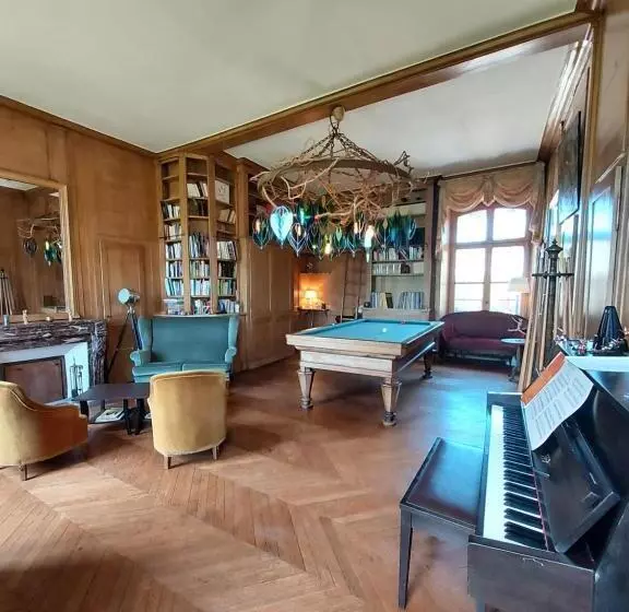 Aamiaismajoitus (B&B) Les Chambres Du Château Du Rozel